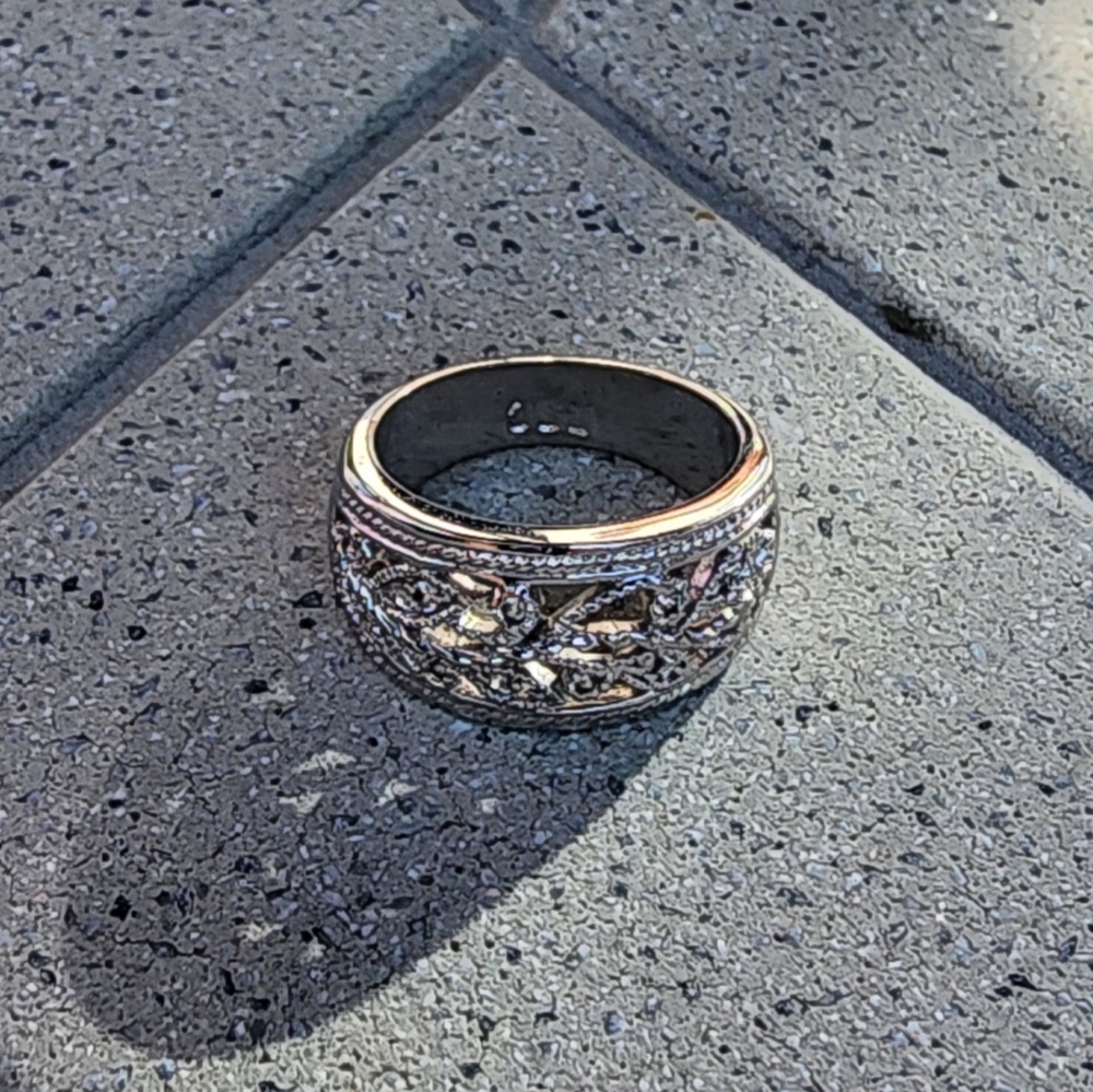 RS Covenant Silver Filigree Vine Floral Crystal Openwork Band Dome Ring - Picture 10 of 11